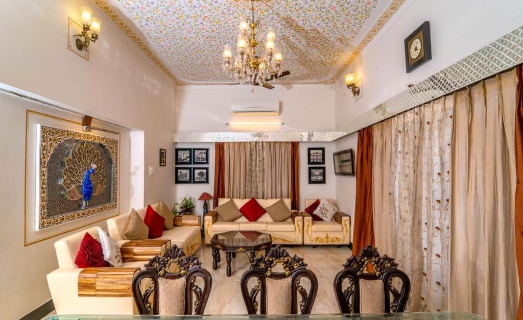 Santosh Villa - The House Of Antiques And Art أُودايبور المظهر الخارجي الصورة